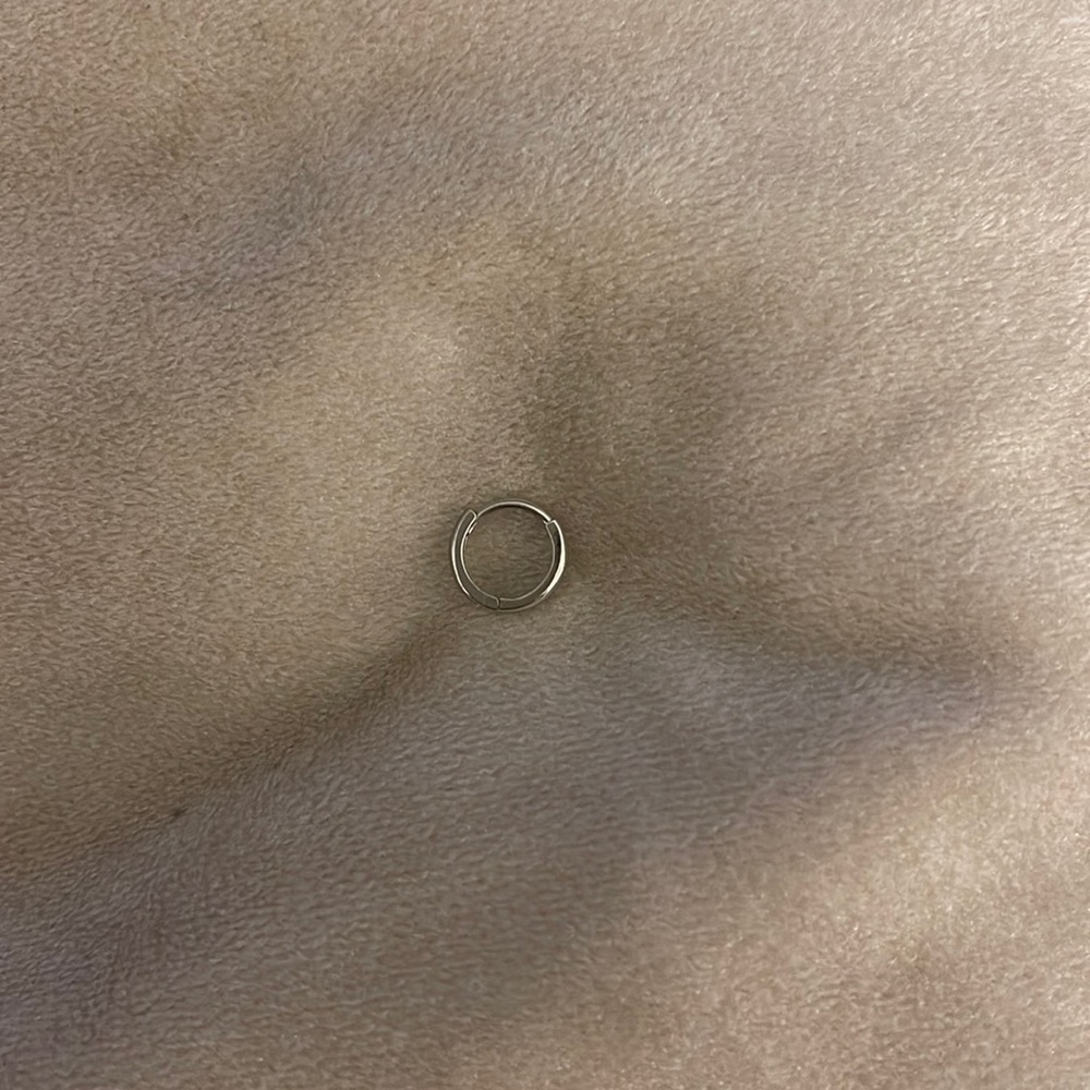 Real White Gold - Single Hoop Huggie